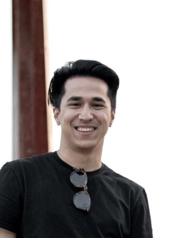 Man building physique and toughening male pelvic floor through weekly exercise routines in Guided Rehabilitation.