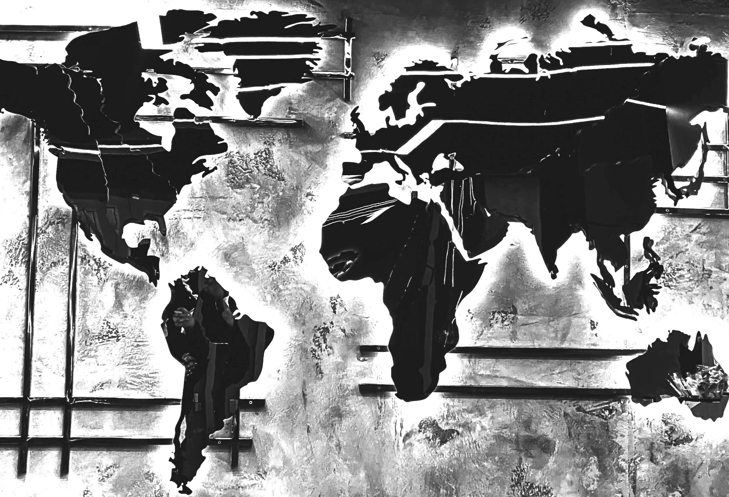 World map wall art symbolises distance and connection, reflecting Strategies For Long-Distance Love and keeping relationships strong.