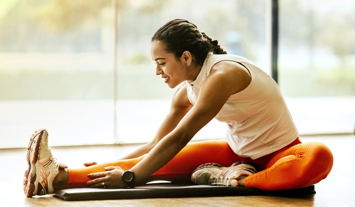 a woman who does physical exercise