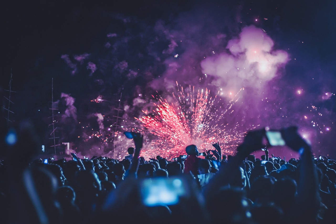 The above image shows the scenery that unfolds during an average music festival at its peak.