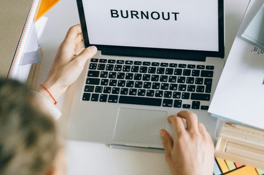 Newsbook article on burnout and recognition at work in Malta