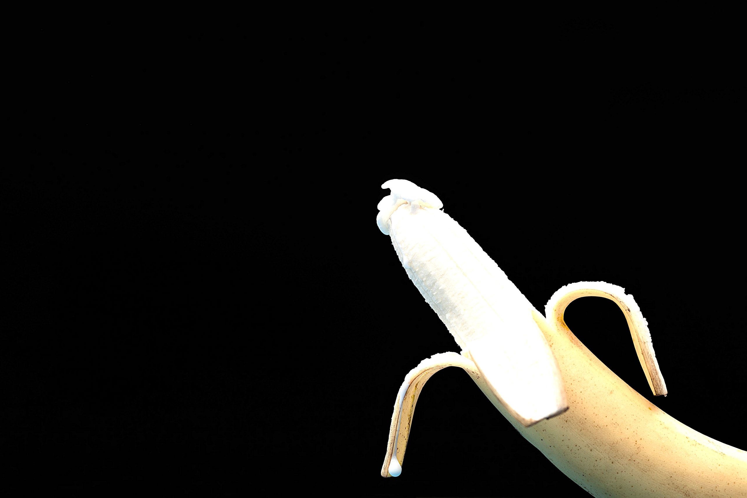 Peeled banana symbolising Ejaculation Control Therapy and its role in intimate relationships and premature ejaculation.